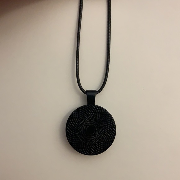 •LAST CHANCE• 🦚 Handmade Peacock Print Cabochon Pendant Necklace - Picture 5 of 5